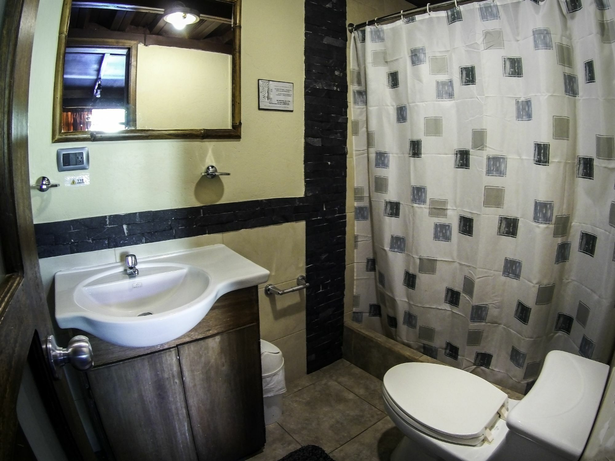 Arupo Bed And Breakfast كويتو المظهر الخارجي الصورة